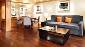 Thomson Cruises TUI Explorer Accommodation Executive Suite 4.jpg